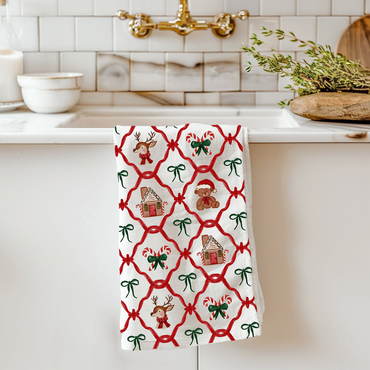Vintage holiday kitchen towel present
Christmas kitchen styling gift
Holiday kitchen decor gift towel
Classic Christmas kitchen decoration
Traditional holiday kitchen accessories