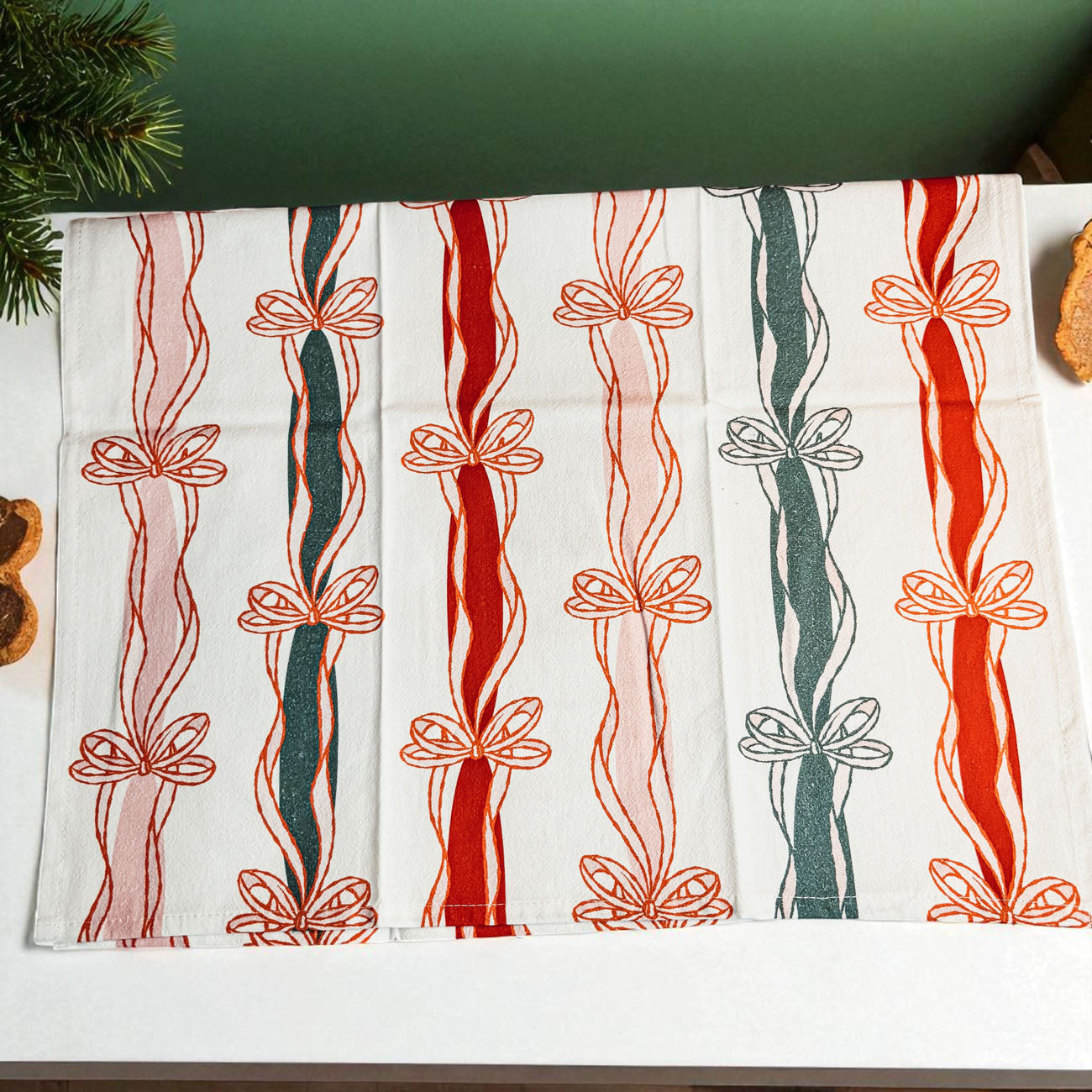 Premium bow Christmas kitchen towel
Luxury Christmas home decor kitchen