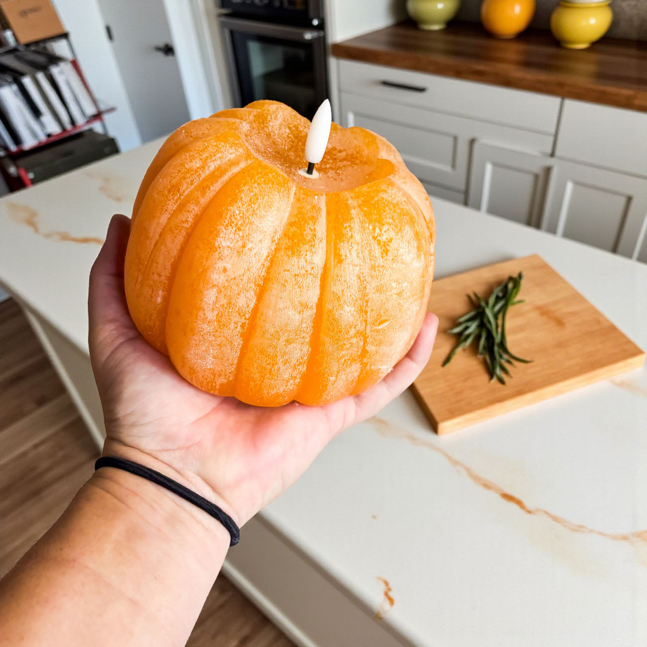 cozy autumn LED pumpkin lights
battery operated fall table decor
flickering flameless pumpkin centerpiece
realistic wax pumpkin decor with LED flame