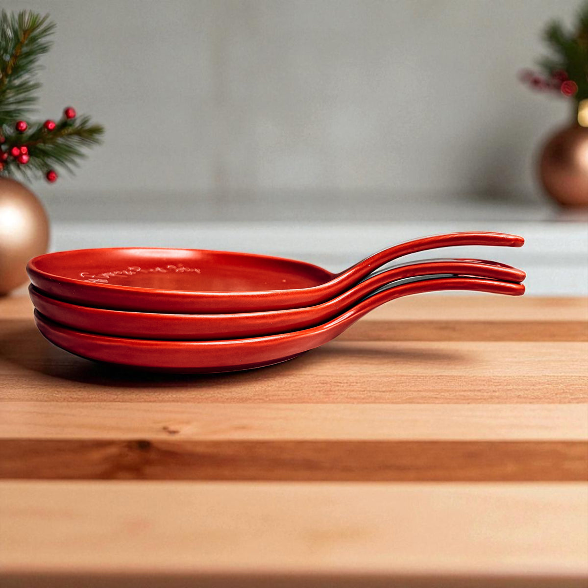 Red Christmas kitchen gift – festive spoon rest for home chefs
Holiday kitchen essential – red spoon rest for Christmas cooking
Christmas counter decor
Festive cooking space
Christmas cooking truth
Holiday kitchen therapy