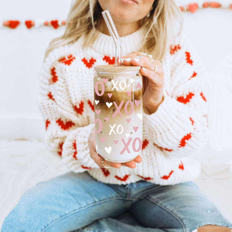 20oz glass cups with bamboo lid, pink hearts and XO’s.
Pink XO’s and hearts 20oz glass cups with bamboo lid.
Sweet 20oz glass cups with bamboo lid, XO’s and hearts.
Valentine’s 20oz glass cups, bamboo lid, pink XO’s and hearts.